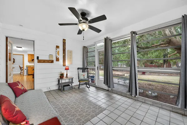 $685,000 | 28-w075 Aurora Avenue, Naperville, IL 60540