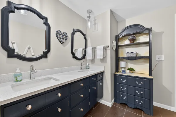 $685,000 | 28-w075 Aurora Avenue, Naperville, IL 60540