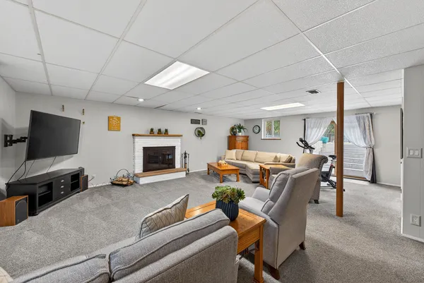 $685,000 | 28-w075 Aurora Avenue, Naperville, IL 60540