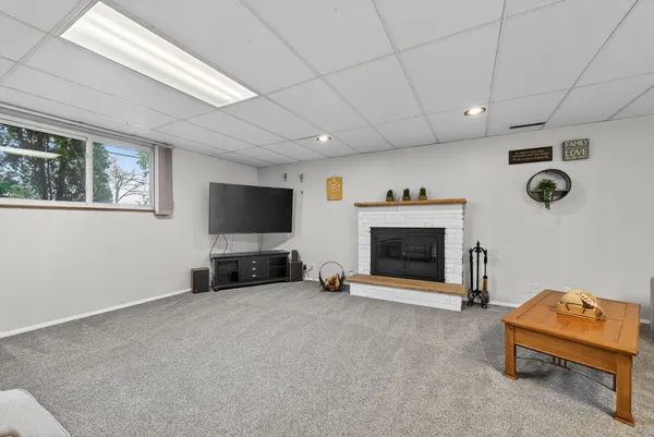 $685,000 | 28-w075 Aurora Avenue, Naperville, IL 60540