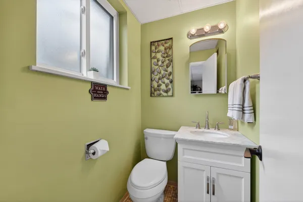 $685,000 | 28-w075 Aurora Avenue, Naperville, IL 60540