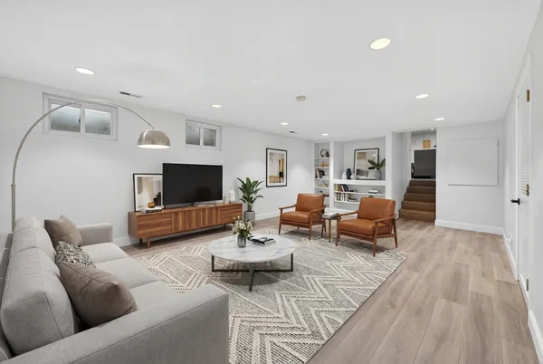 $685,000 | 28-w075 Aurora Avenue, Naperville, IL 60540