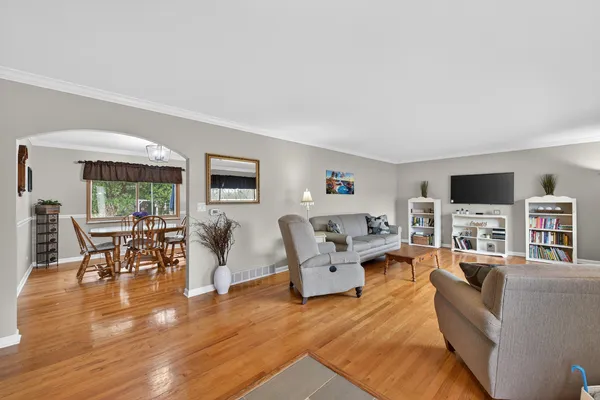 $685,000 | 28-w075 Aurora Avenue, Naperville, IL 60540