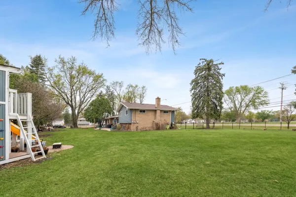 $685,000 | 28-w075 Aurora Avenue, Naperville, IL 60540