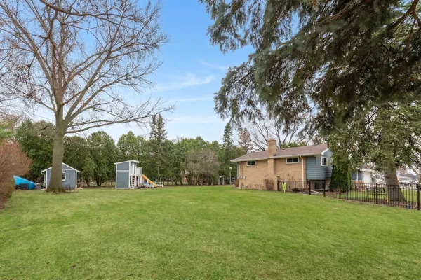 $685,000 | 28-w075 Aurora Avenue, Naperville, IL 60540