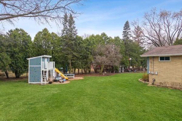 $685,000 | 28-w075 Aurora Avenue, Naperville, IL 60540