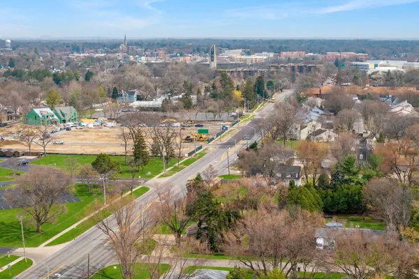 $685,000 | 28-w075 Aurora Avenue, Naperville, IL 60540