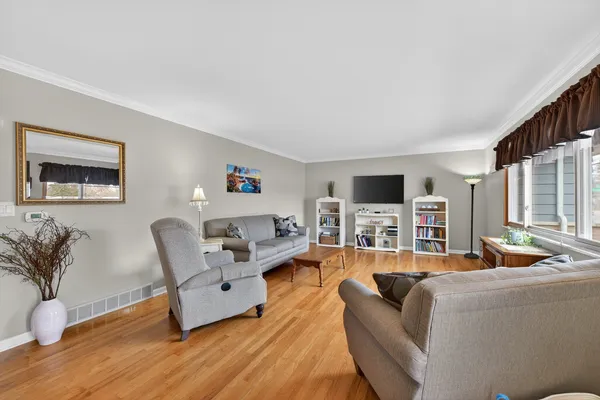 $685,000 | 28-w075 Aurora Avenue, Naperville, IL 60540