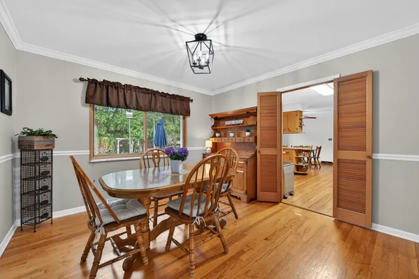 $685,000 | 28-w075 Aurora Avenue, Naperville, IL 60540