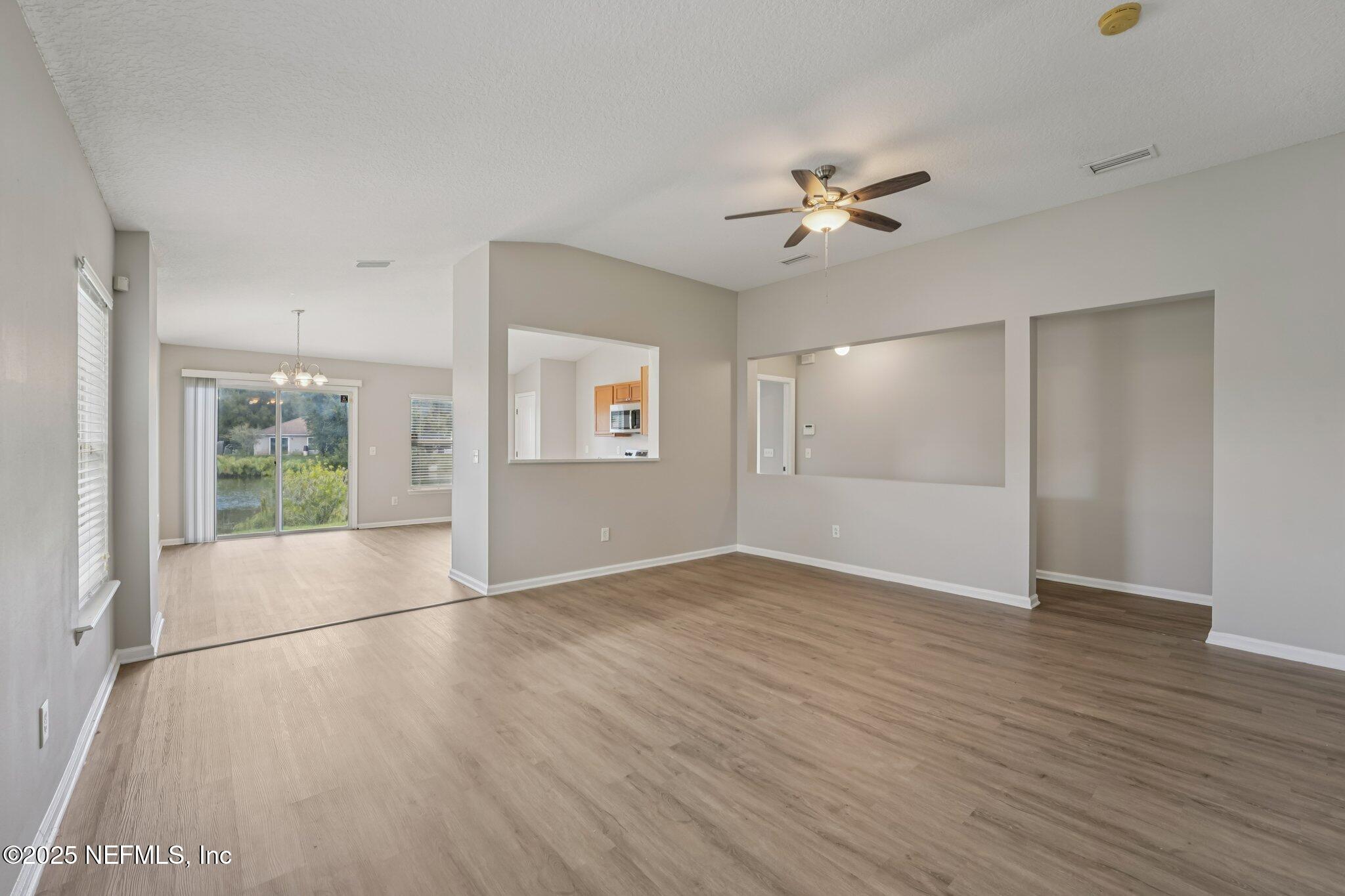 1068 Morning Light Road Jacksonville, FL 32218 - Photo 11 of 31 Living Room