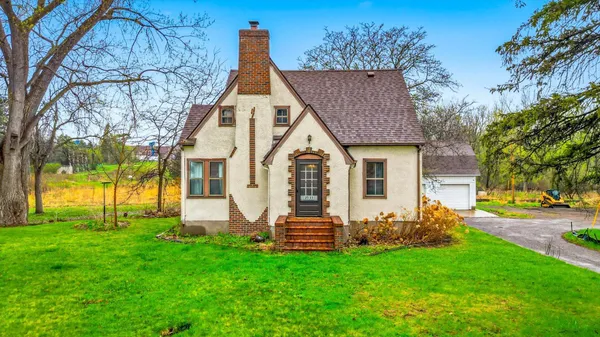 $550,000 | 2533 Snelling Curve, Roseville, MN 55113