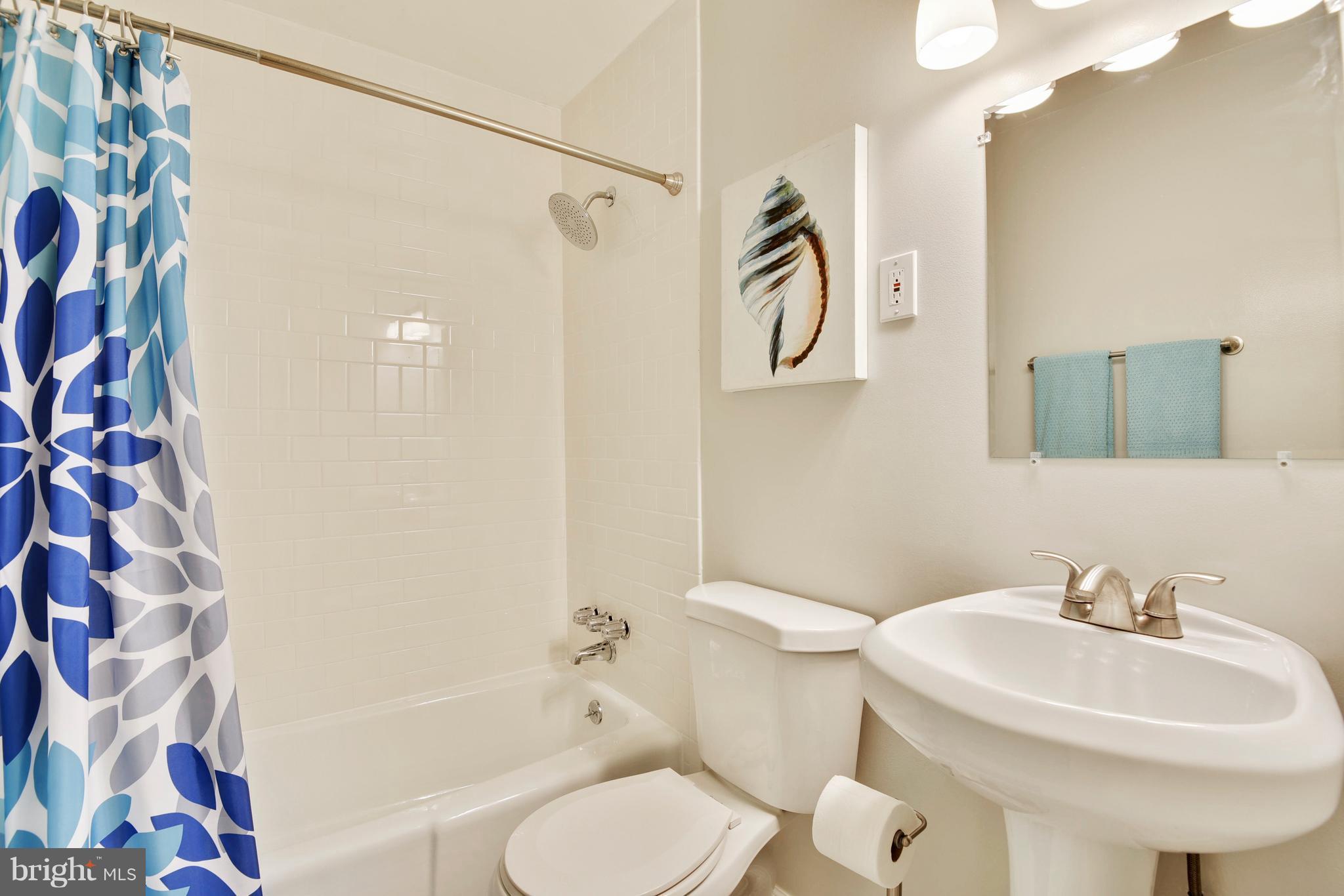 14304 Cantrell Road Silver Spring, MD 20905 - Photo 22 of 30 Bath