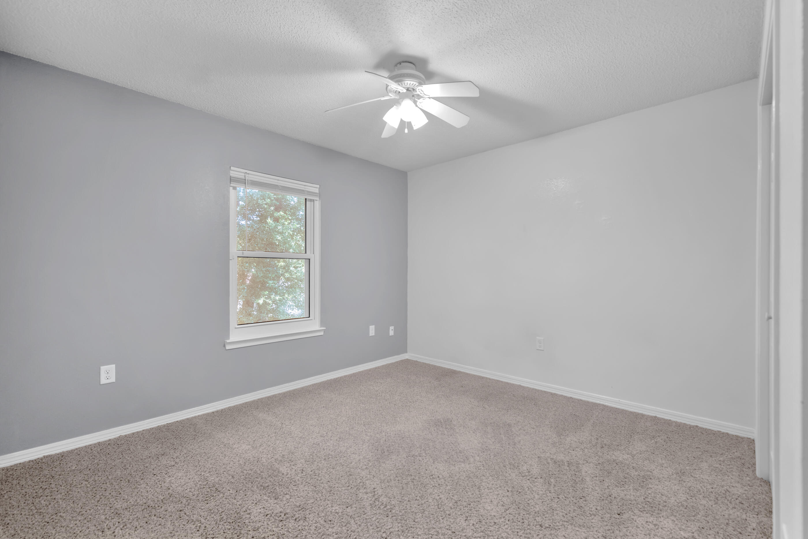 809 Valley Road Crestview, FL 32539 - Photo 19 of 24 an empty room with a window