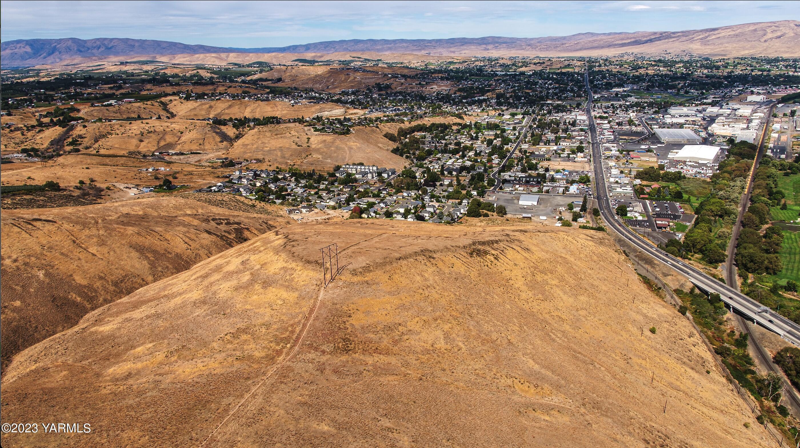 Tbd Lookout Point Drive Selah, WA 98942 - Photo 15 of 27 a view of city and mountain