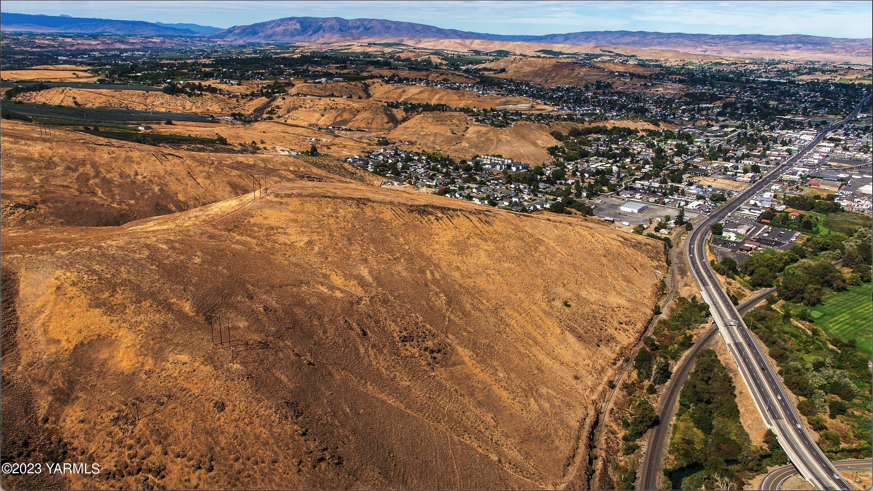 Tbd Lookout Point Drive Selah, WA 98942 - Photo 16 of 27 view of city and mountain