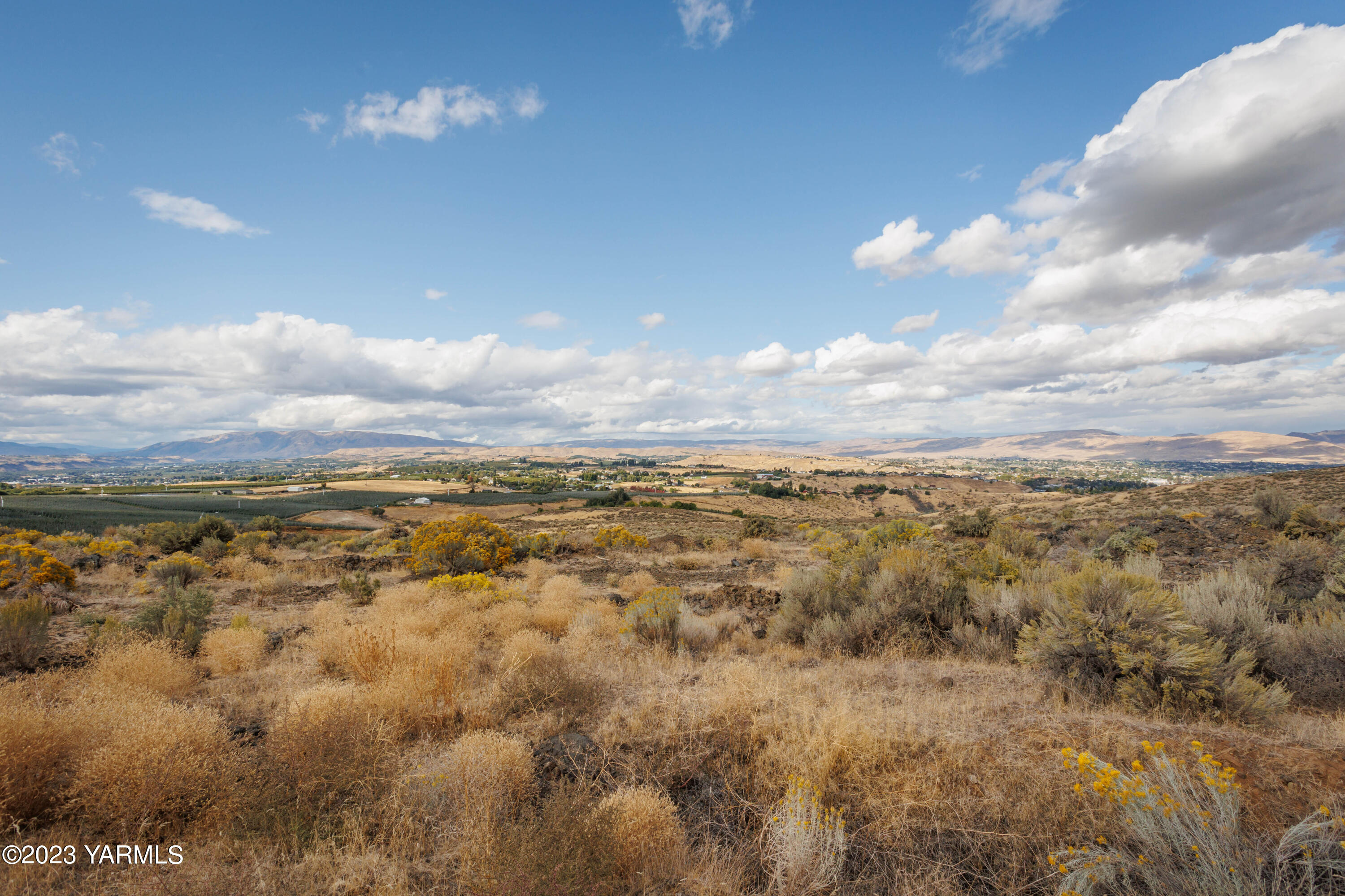 Tbd Lookout Point Drive Selah, WA 98942 - Photo 25 of 27 a view of a city