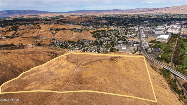 a view of an ocean and beach