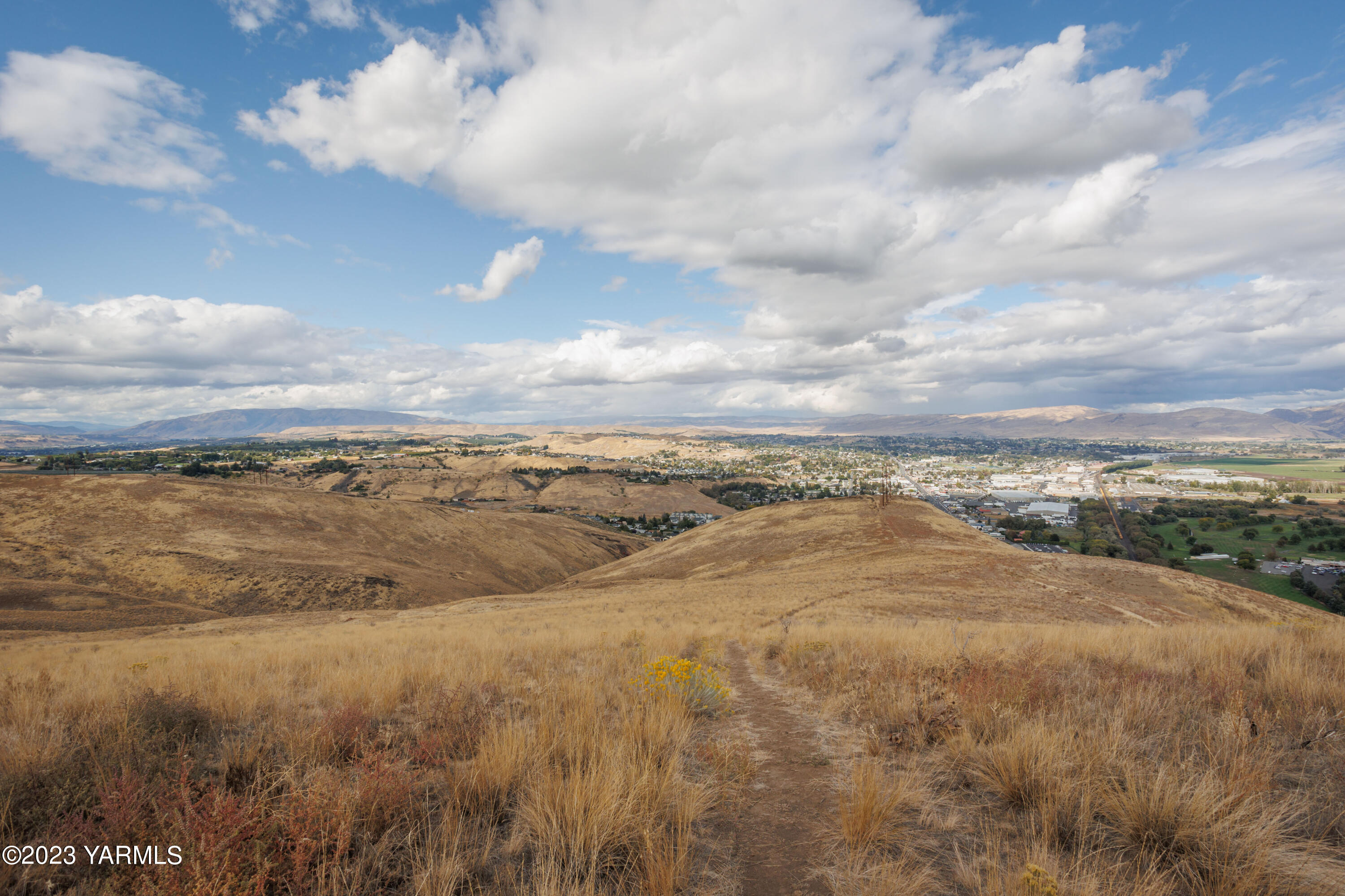 Tbd Lookout Point Drive Selah, WA 98942 - Photo 10 of 27 a view of an ocean and beach
