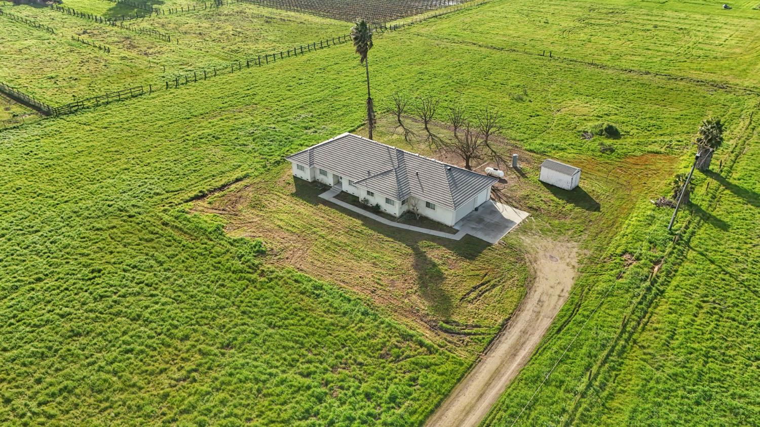 24257 North Pearl Road Acampo, CA 95220 - Photo 5 of 41