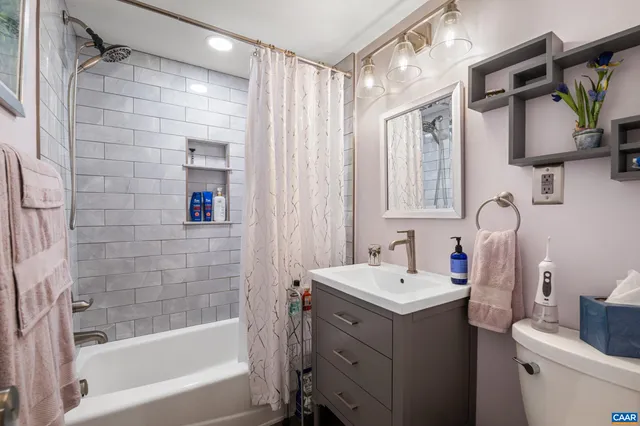 $359,900 | 511 1st Street North, Unit 105, Charlottesville, VA 22902