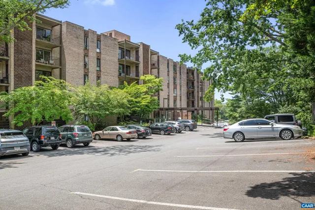 $359,900 | 511 1st Street North, Unit 105, Charlottesville, VA 22902