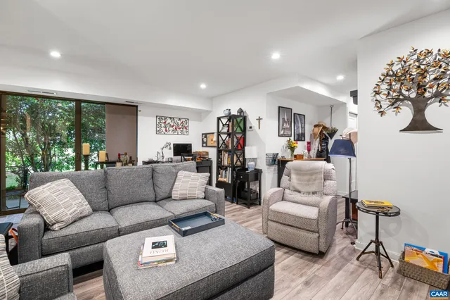 $359,900 | 511 1st Street North, Unit 105, Charlottesville, VA 22902