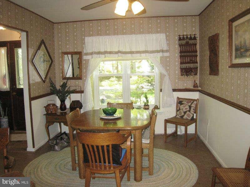 960 Riversedge Circle Annapolis, MD 21401 - Photo 8 of 30 Dining Room with Bay Window