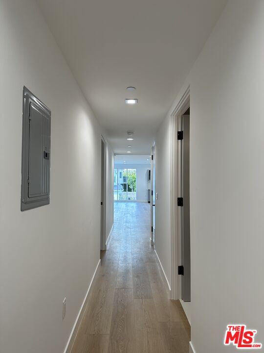 9842 Vidor Drive, Unit 201 Los Angeles, CA 90035 - Photo 11 of 20 a view of a hallway