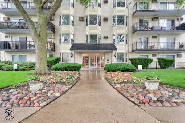 $199,000 | 5506 Lincoln Avenue, Unit A521, Morton Grove, IL 60053