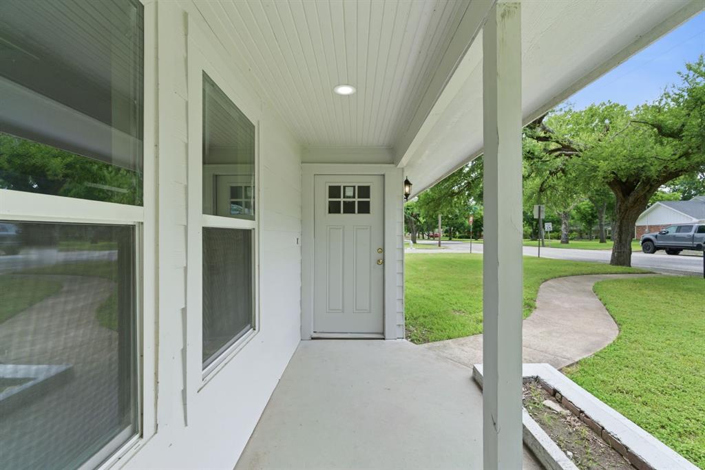 507 Country Club Road Cleburne, TX 76033 - Photo 5 of 39