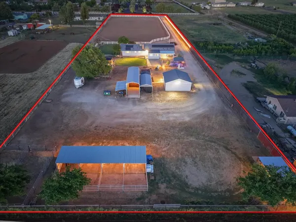 $949,900 | 3765 North Greenwood Avenue, Sanger, CA 93657