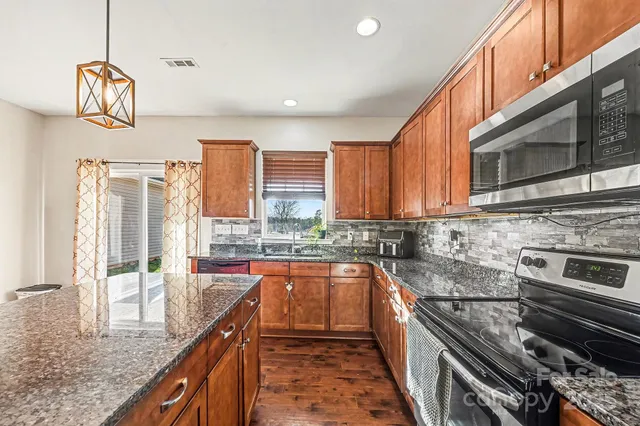 $550,000 | 5315 McConnells Highway, McConnells, SC 29726