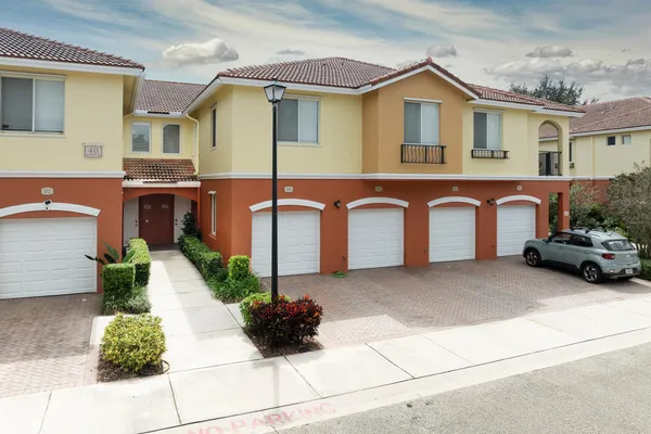 $3,800 | 40 Southeast Sedona Circle, Unit 103, Stuart, FL 34994