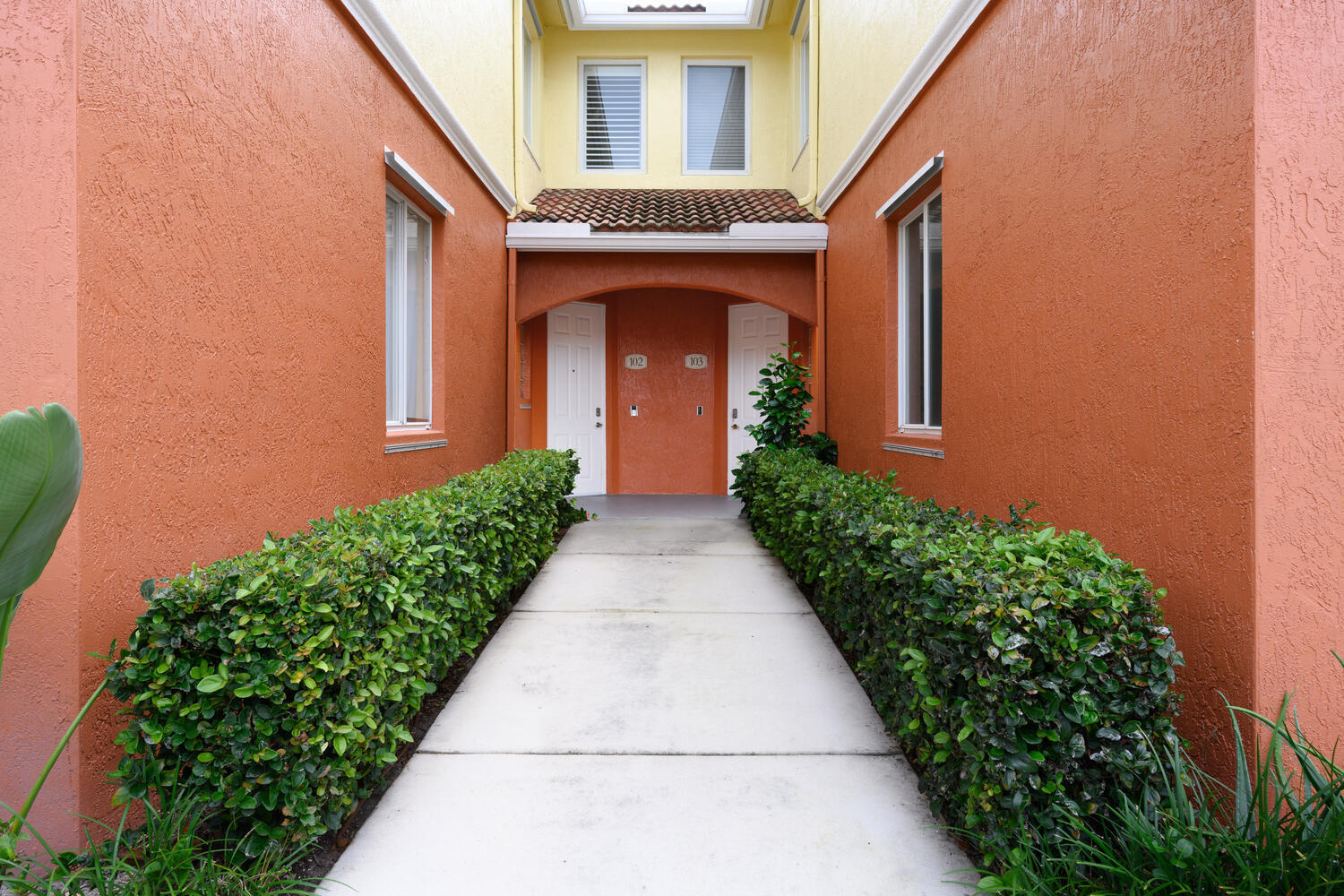40 Southeast Sedona Circle, Unit 103 Stuart, FL 34994 - Photo 2 of 24 40 SE Sedona