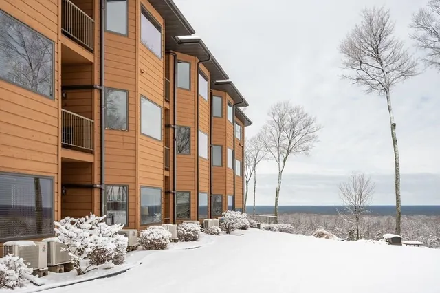 $219,000 | 4940 North Landmark Circle, Unit 3314, Egg Harbor, WI 54209