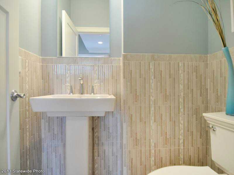 23 East Matunuck Farm Drive South Kingstown, RI 02879 - Photo 18 of 23 Bathroom.