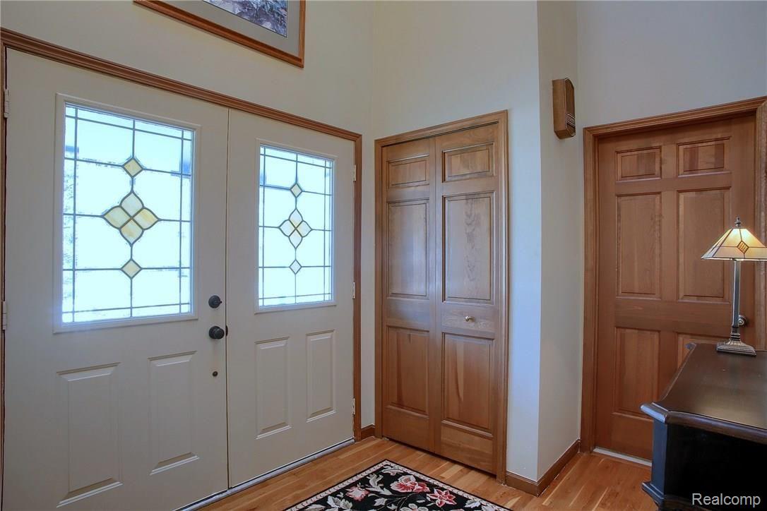 1391 Springwood Lane Rochester, MI 48309 - Photo 2 of 37 2 - Foyer.jpg