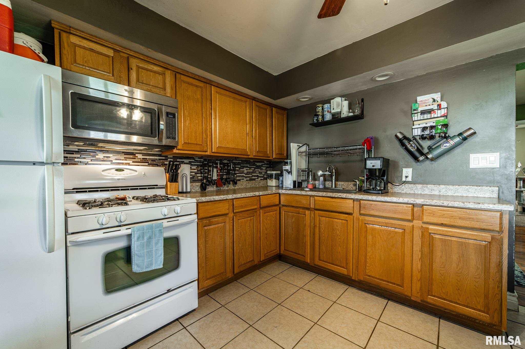 720 North Kickapoo Street Lincoln, IL 62656 - Photo 10 of 28 Gallery Image 10