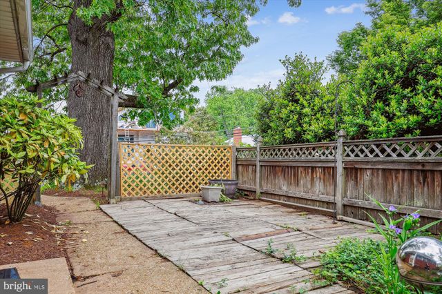 $850,000 | 1715 North Quincy Street, Arlington, VA 22207