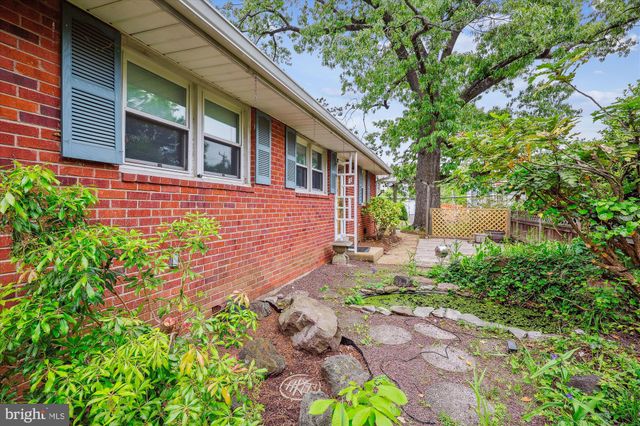 $850,000 | 1715 North Quincy Street, Arlington, VA 22207