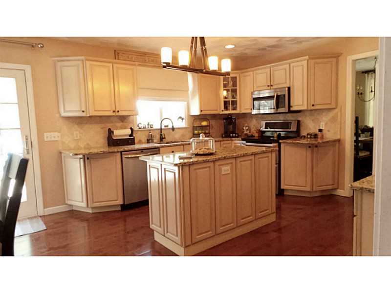 301 Mile Road Coventry, RI 02816 - Photo 5 of 18 Kitchen.