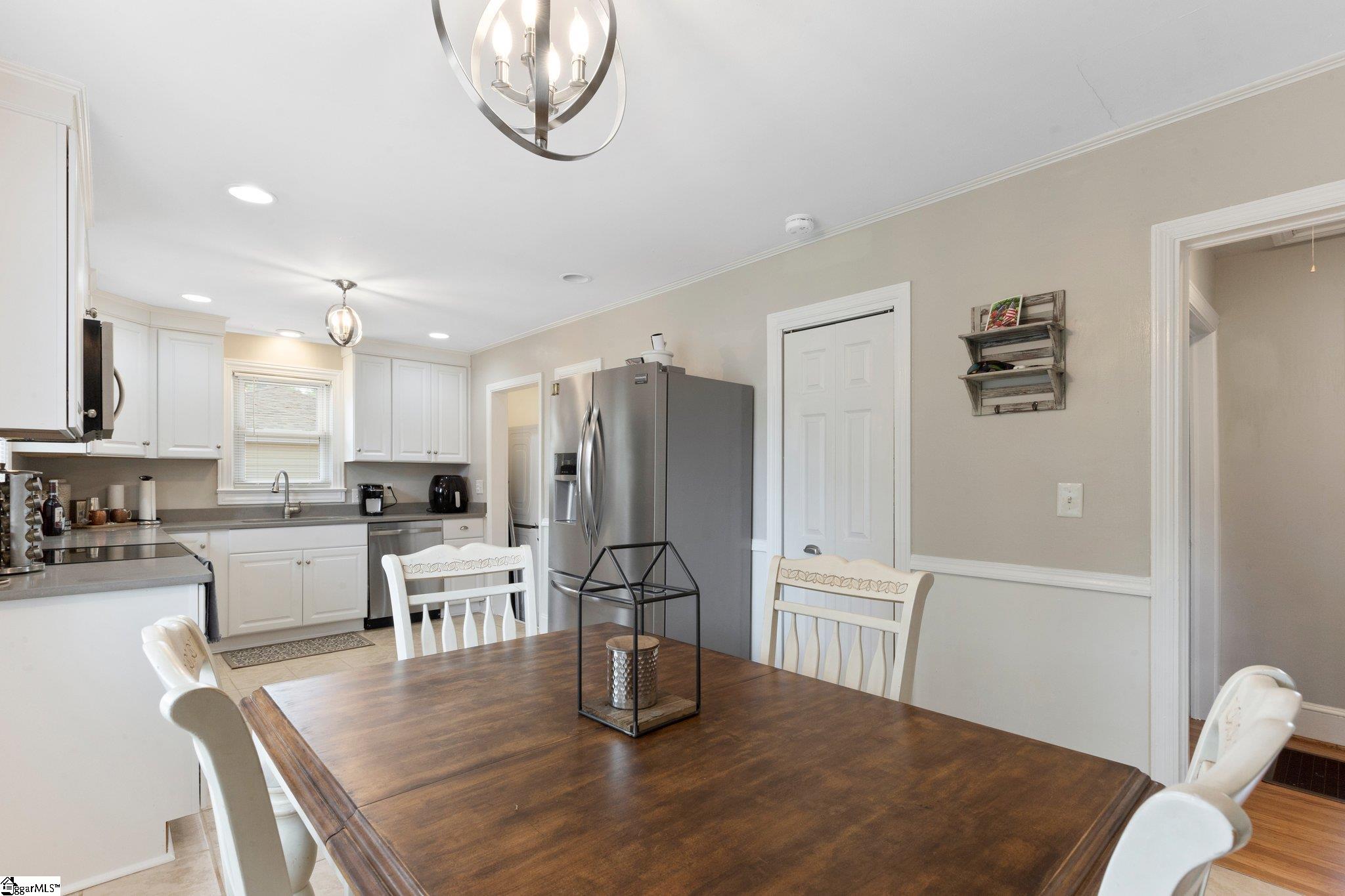17 Callahan Avenue Greenville, SC 29617 - Photo 5 of 25