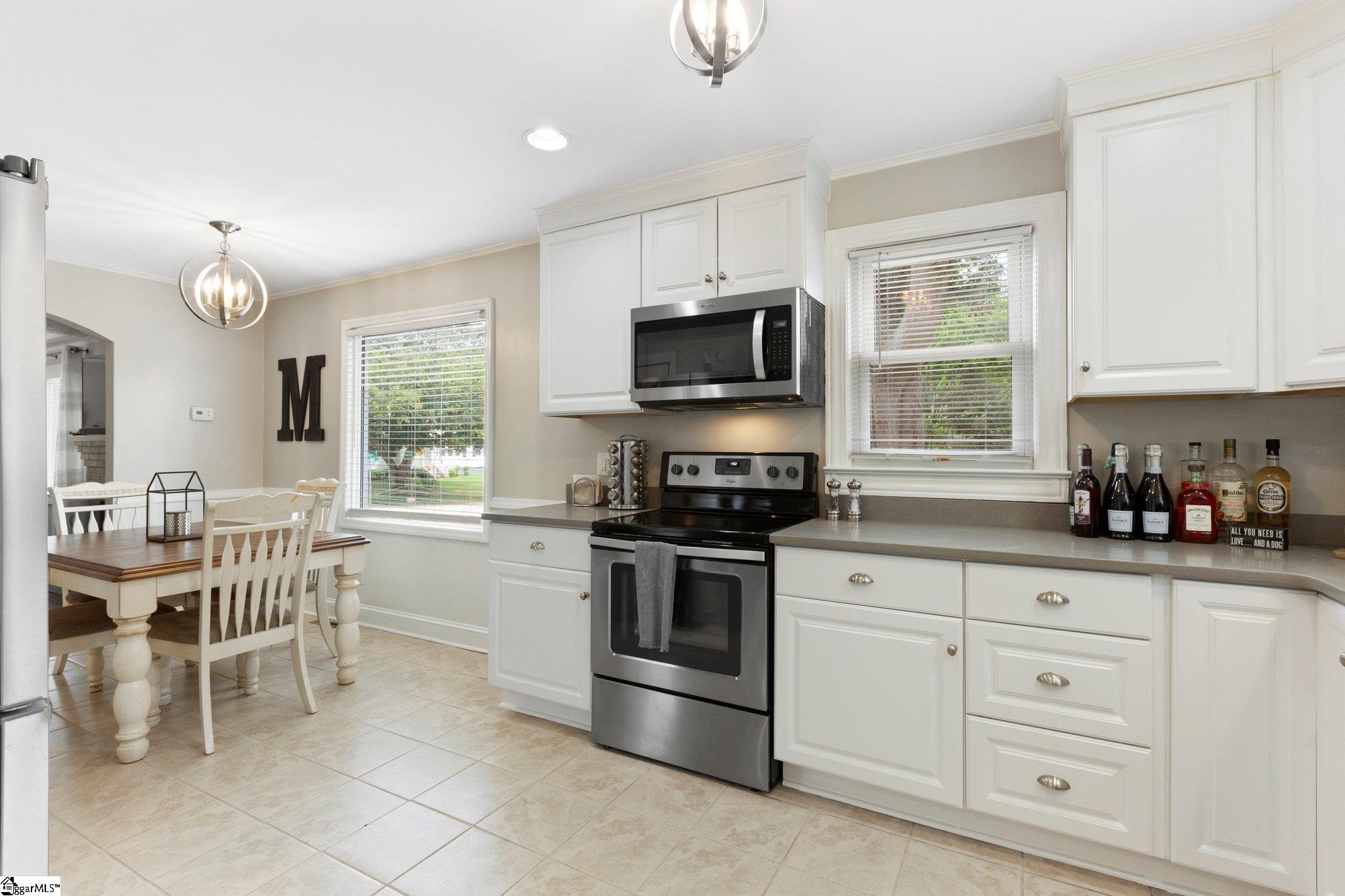 17 Callahan Avenue Greenville, SC 29617 - Photo 8 of 25