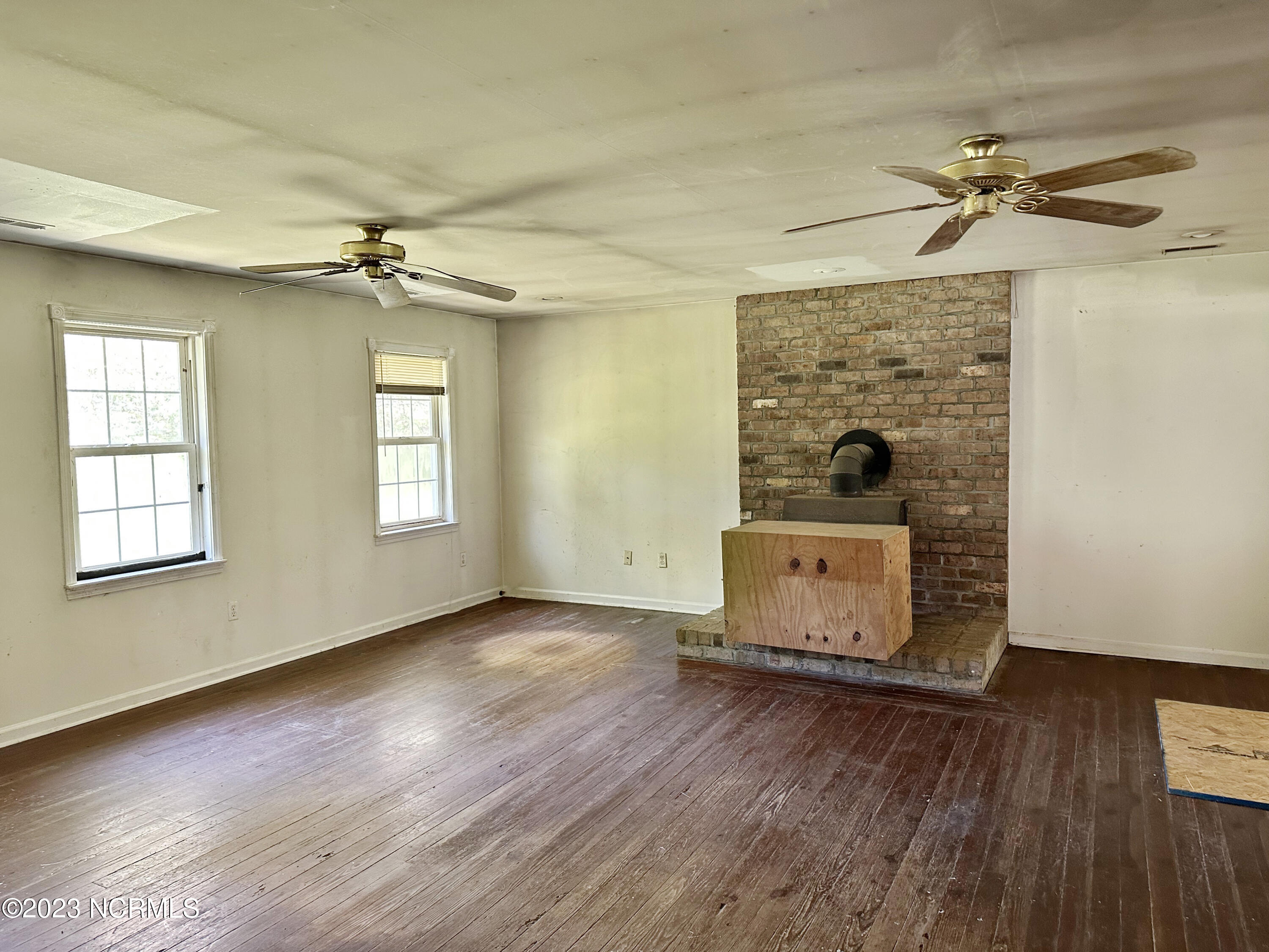 4062 Borough Road Currie, NC 28435 - Photo 22 of 27 living 3