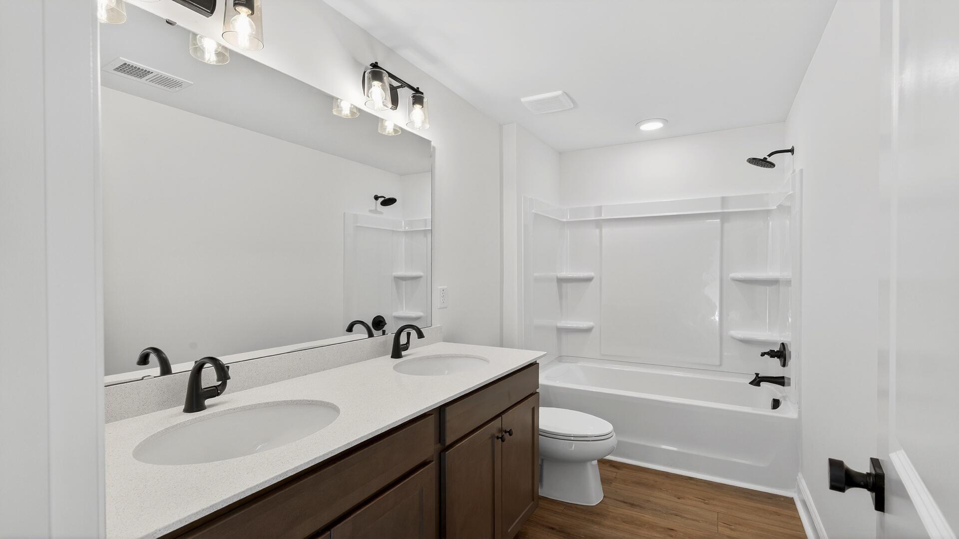 477 Cadbury Loop Summerville, SC 29486 - Photo 24 of 28 Bathroom 2
