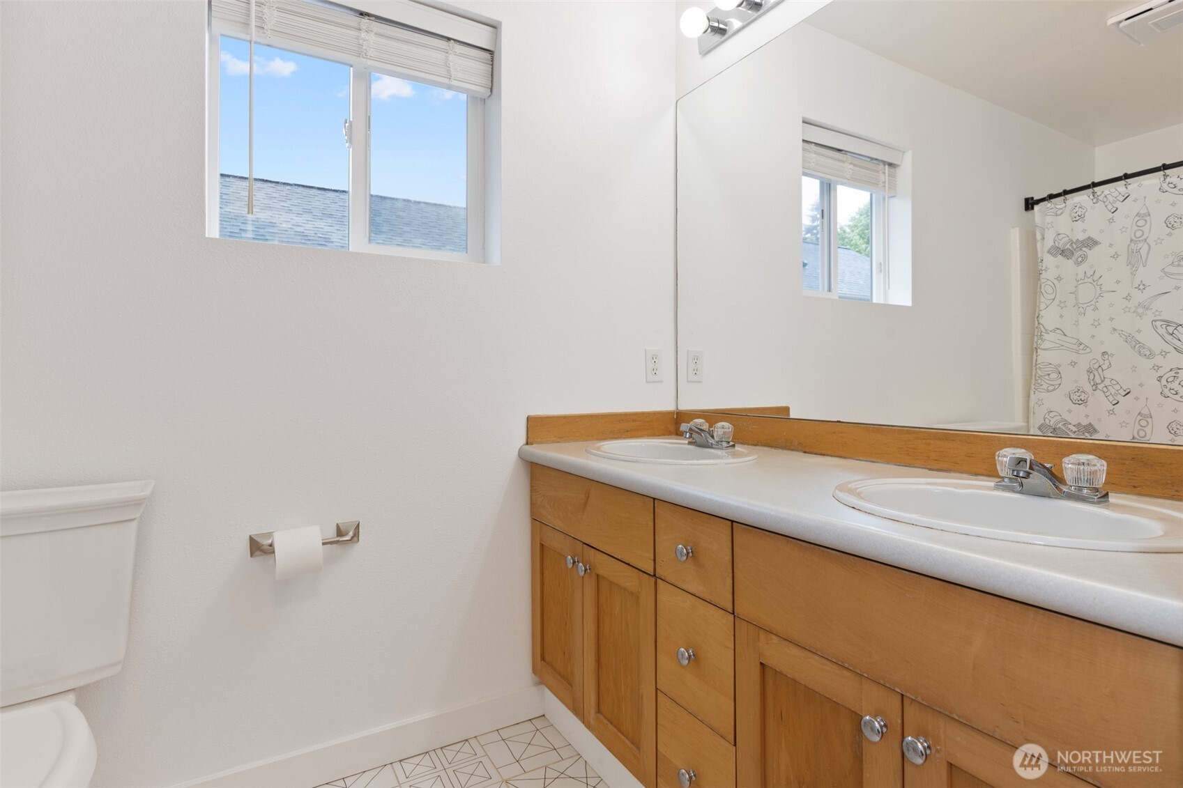 13332 Southeast 177th Court Renton, WA 98058 - Photo 15 of 28