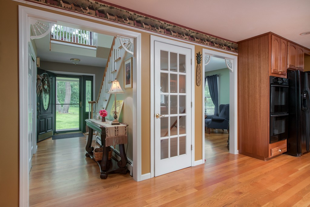 326 Cooper Road Northbridge, MA 01534 - Photo 16 of 30