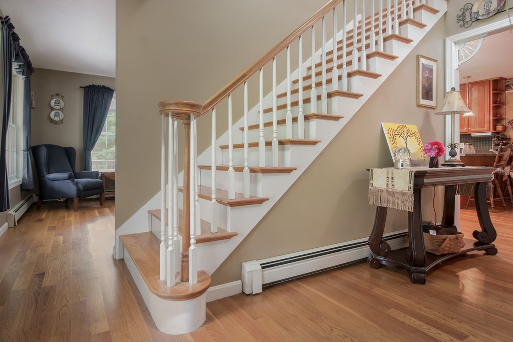 326 Cooper Road Northbridge, MA 01534 - Photo 8 of 30