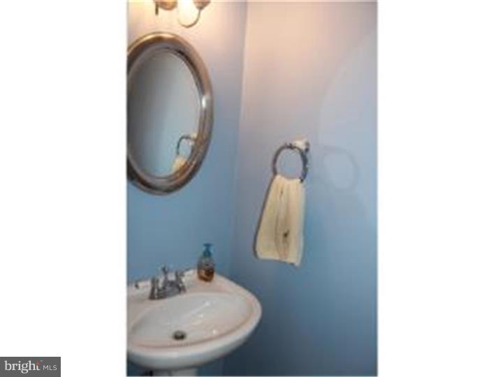 211 Twining Road Lansdale, PA 19446 - Photo 14 of 25 Gallery Image 14