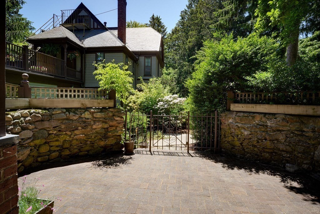 1000 Centre Street, Unit 2 Boston, MA 02130 - Photo 2 of 41